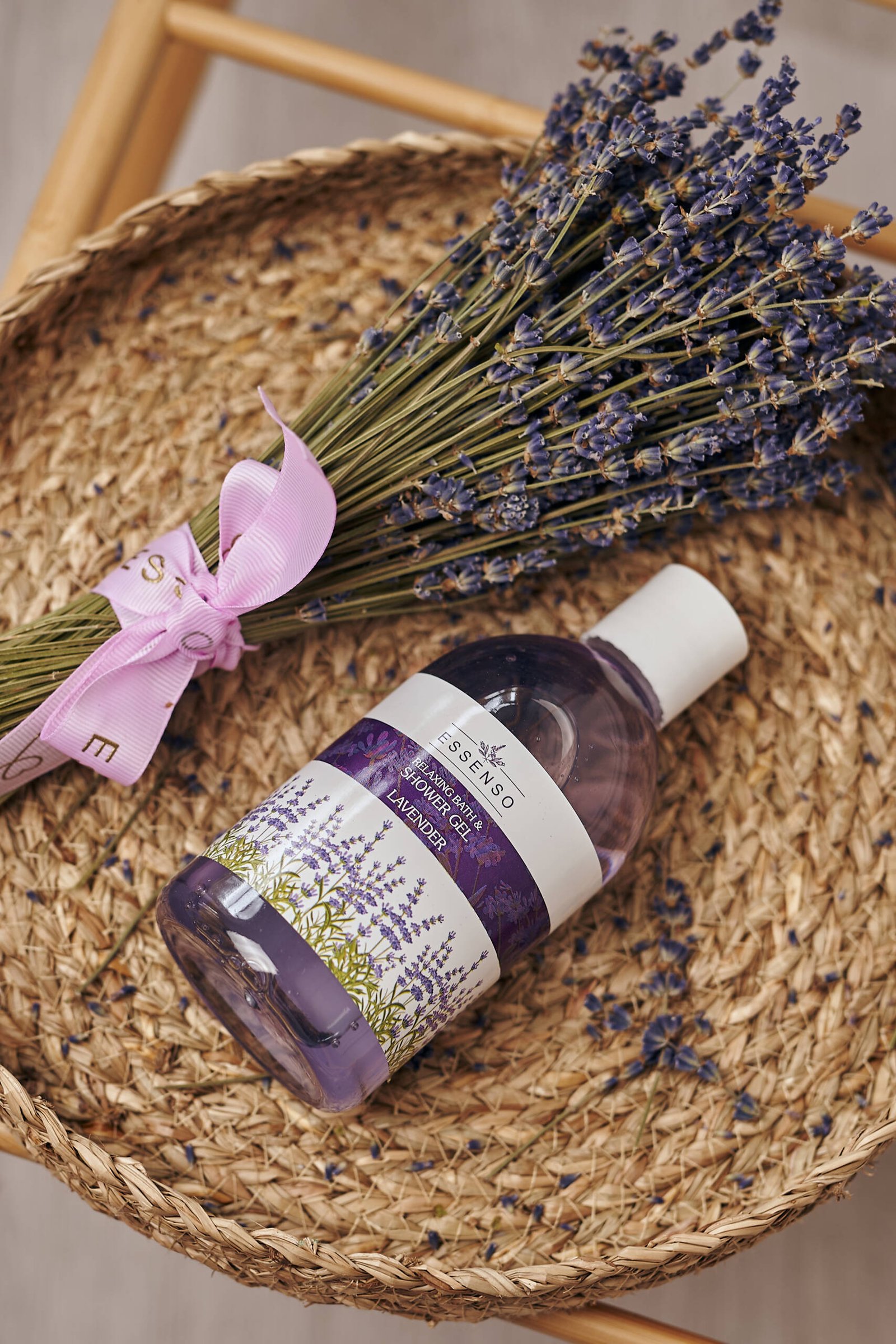 Relaxing Bath and Shower Gel with Natural Lavender Oil